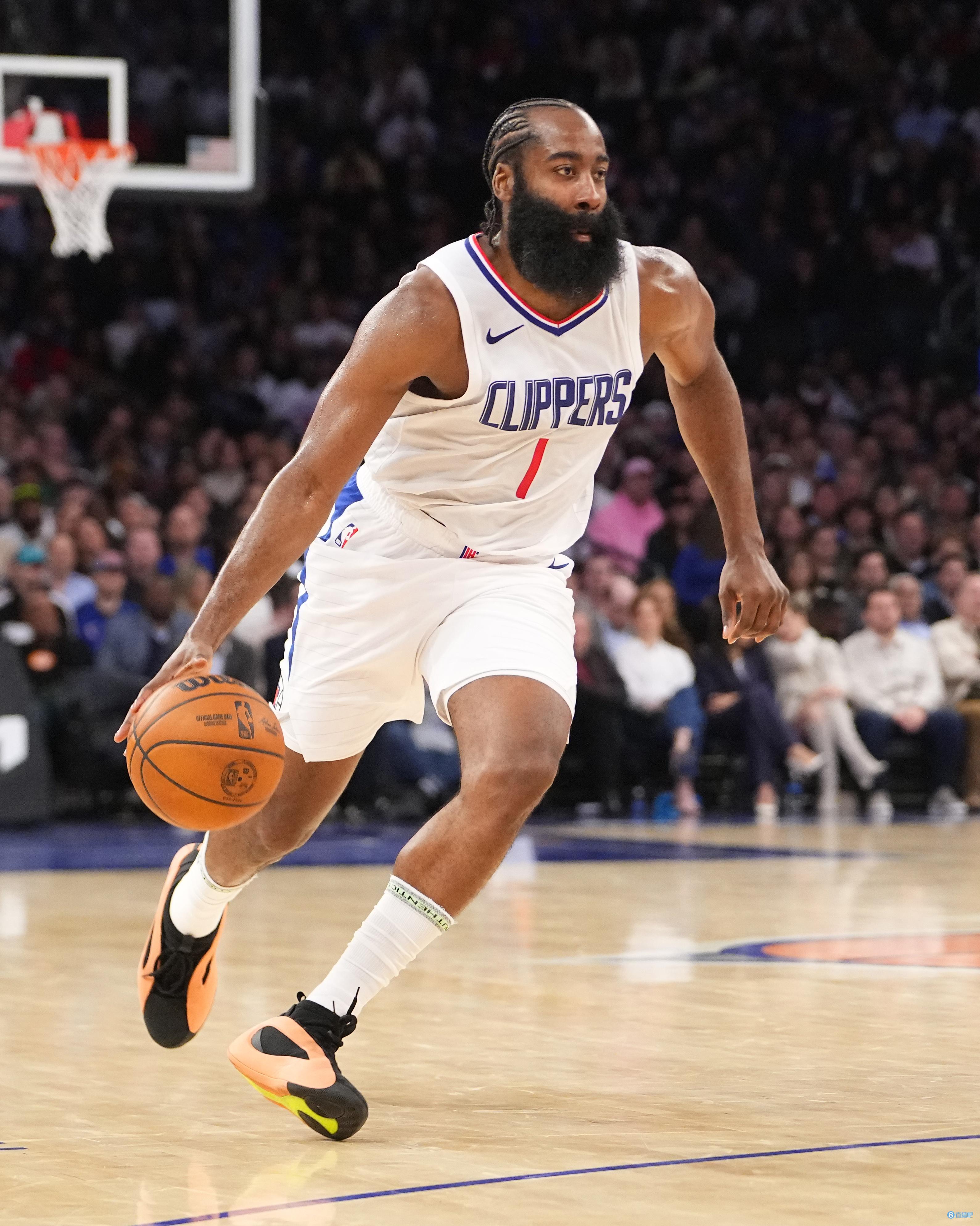 开云足球直播-国王绝杀公牛，伦纳德惊艳四座