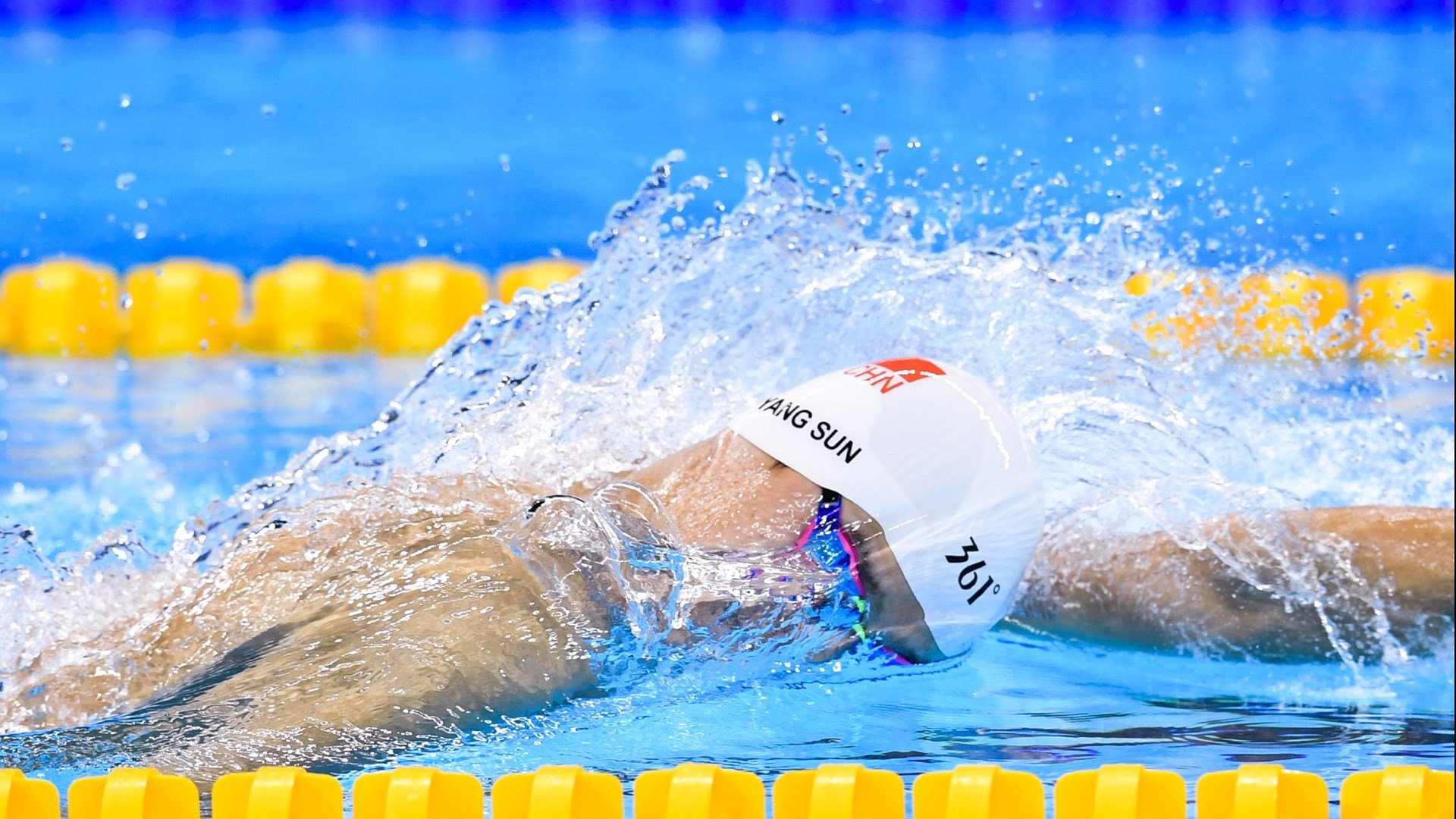 赛道风云,雷诺车队碾压法拉利,佩雷兹带队取胜